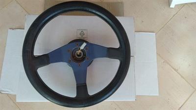 Volante Sportivo Momo a 3 Razze