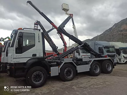 Iveco Trakker 410,500 8X4 con gancio scarrabile Anno 2006, gommato nuovo - Foto 2