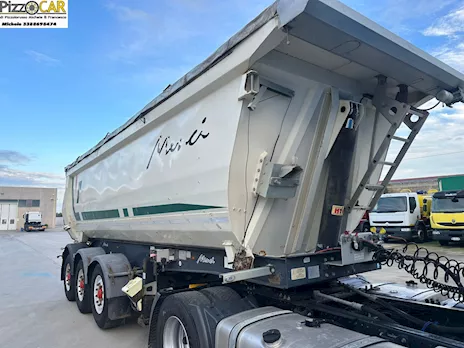 Semirimorchio menci ribaltabile posteriore