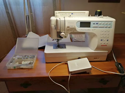 Macchina da cucire Janome Memory Craft 6600, modello per, come nuovo - Foto 2