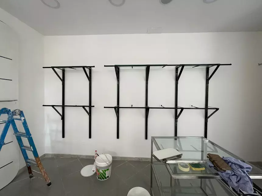 Arredo nero 2218, in buone condizioni