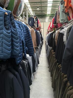 Vendita abbigliamento ingrosso uomo-donna - Foto 3