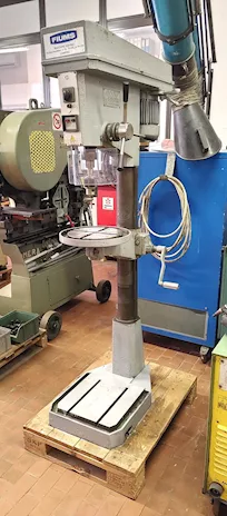 Trapano a colonna italiano