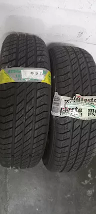 2 gomme nuove