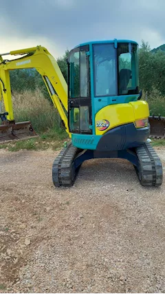 Escavatore Yanmar vio45