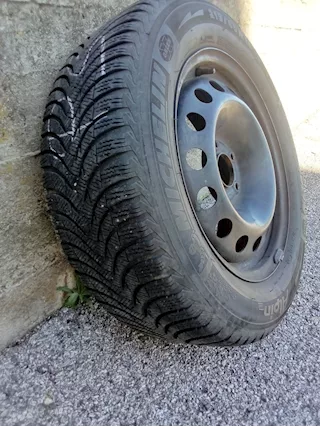 Cerchi e Gomme Antineve 215/60 R16 - Foto 3