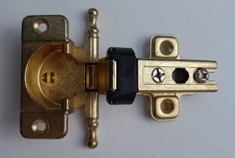 Cerniera per ante a battuta della Würth foro 35 mm color oro
