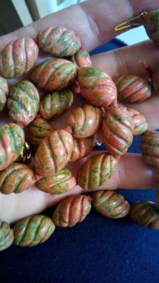 Collana di pietra unakite