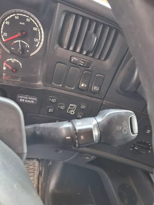 Foto 7Trattore Stradale Marca Scania R400 la Retarder Anno 2012 Km 1345000