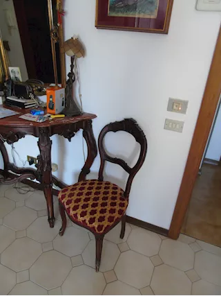Consolle con piano in marmo e coppia