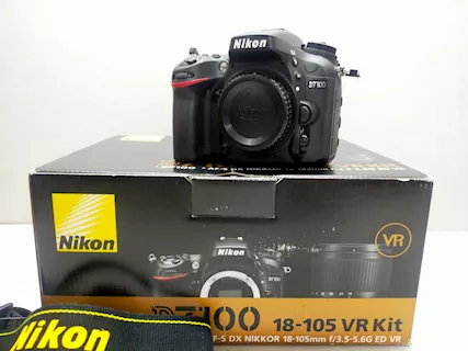 Nikon D7100 pari al nuovo, con 6600 scatti