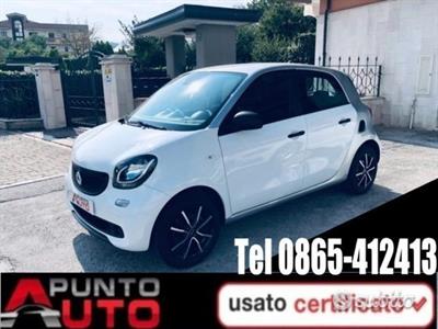 SMART Modello ForFour 60 1.0 Youngster NEOPATENTATI Anno 2015 Km 39999 - Anteprima 1