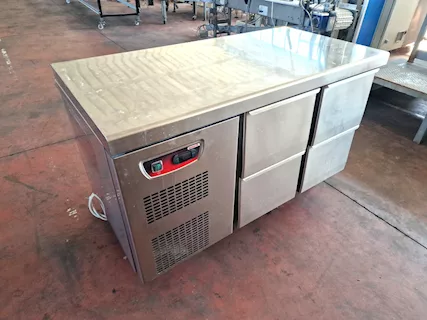 Tavolo refrigerato da gastronomia usato