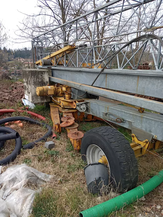 Gru edile automontante (braccio 27m), in ottime condizioni - Foto 2