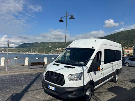 Minibus - Ford Transit 17 posti con soli 130000km