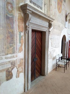 Portale lapideo del '500, in legno - Foto 3