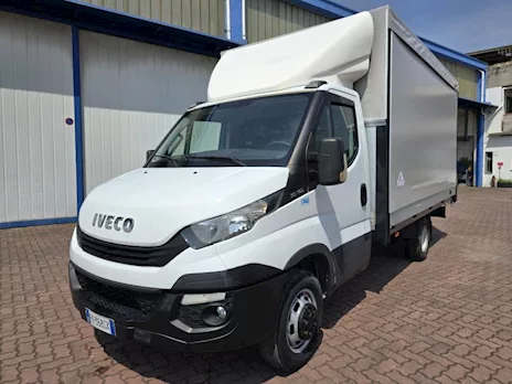 Iveco Daily 35C14 centina telonata 4,38 m del 2017 Euro 6