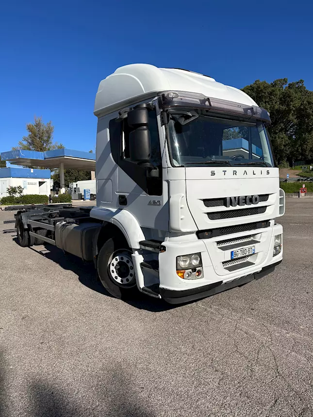 Foto 3 Stralis 190AT420 casse mobili cambio manuale Iveco Anno 2013, gommato nuovo