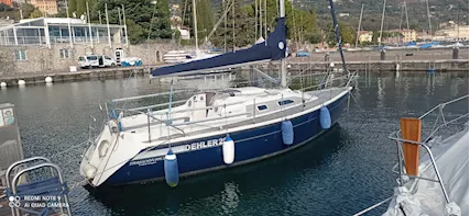 Molte Barche a vela sul lago di Garda in vendita