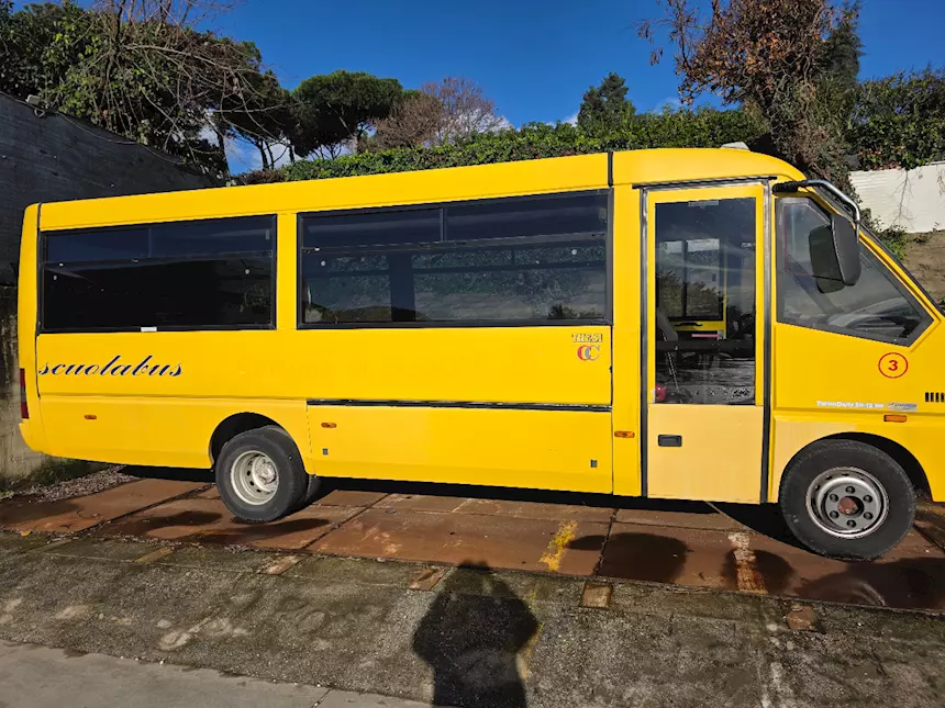 Foto 2Scuolabus Marca Iveco Anno 1999 Km 0, ottimo stato