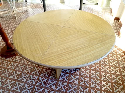 Tavolo rotondo in legno usato