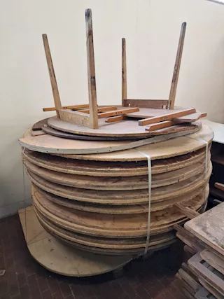 Vari piani e prolunghe per tavoli