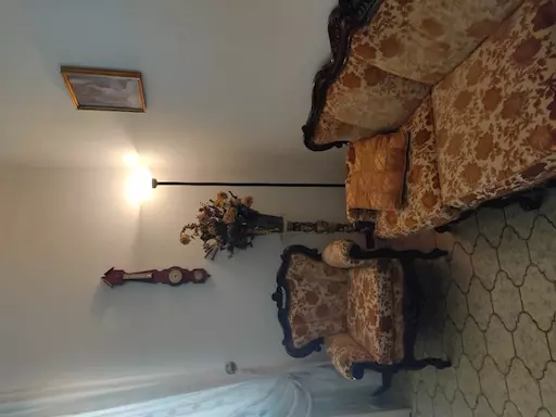 Divano e poltrone ottocenteschi
