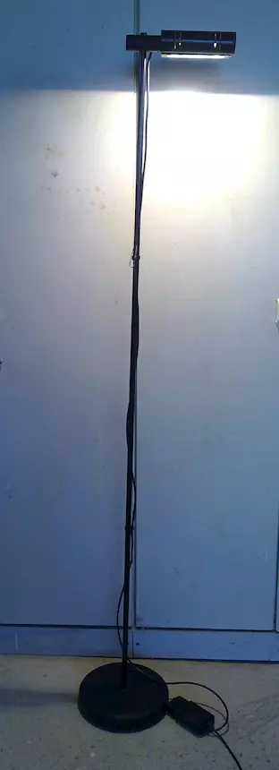 Lampada piantana luce alogena ad altezza regolabile con diffusore