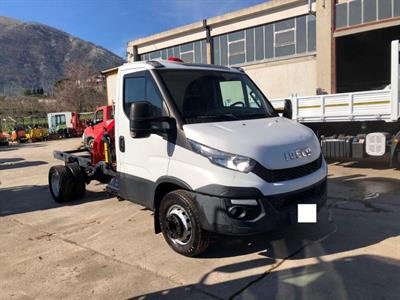 Iveco Daily 65.C17 con gru e ribaltabile