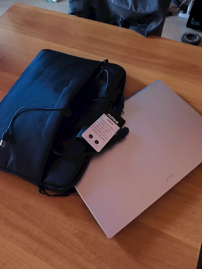 Foto 3Acer Aspire Go 15 AG15-42P-R9Q9 AMD Ryzen™ 7 5825U Computer