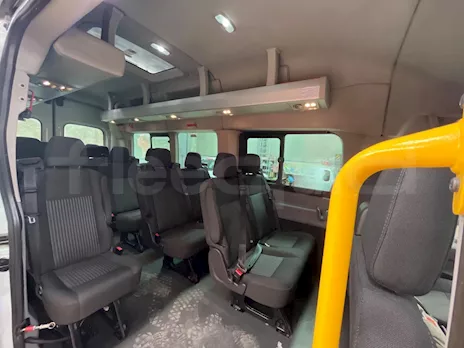 Minibus Ford Transit Euro 6