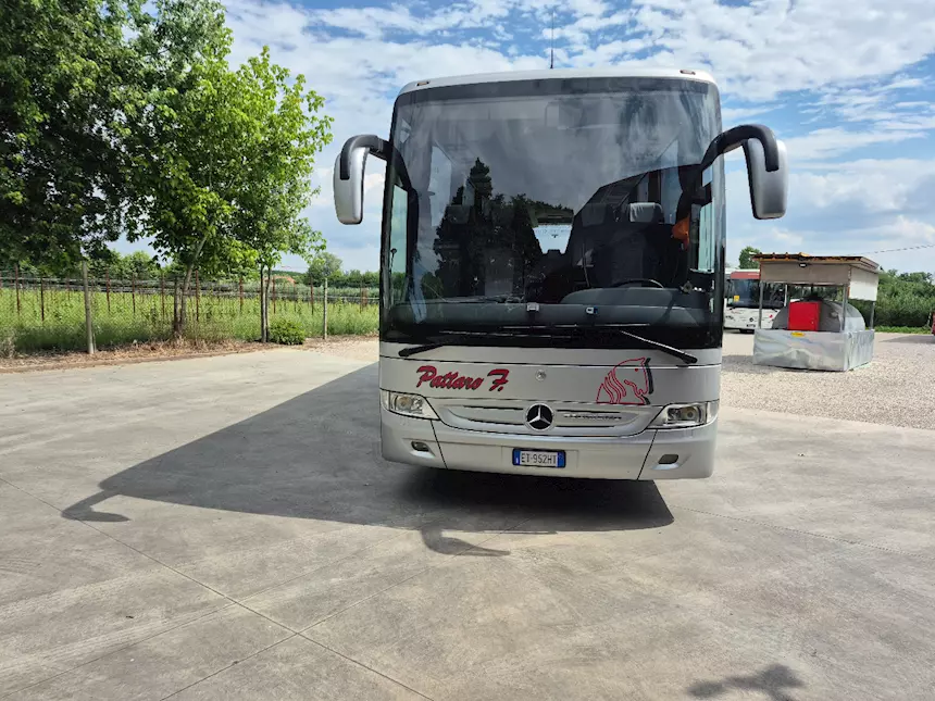 Vendo pullman Marca Mercedes Anno 2014 Km 675000, ottime condizioni