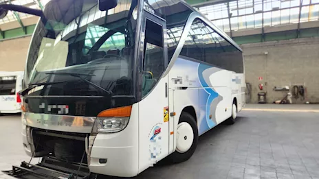 Vendo autobus Setra 411 hd Anno 2003 Km 870000 Euro 3, cambio manuale - Anteprima 3