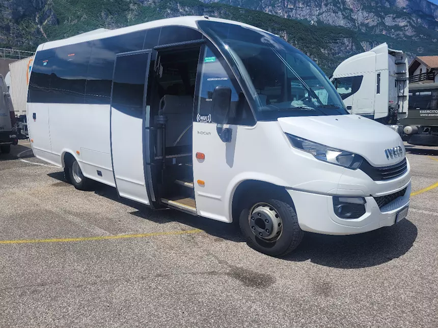 Foto 4Indcar Wing Euro 6 Marca Iveco Anno 2016 Km 350000