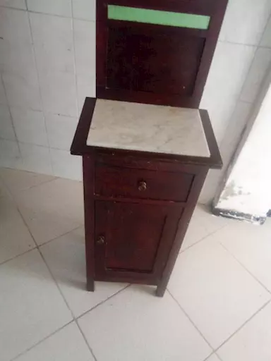 Comodino dei primi '900 stile liberty