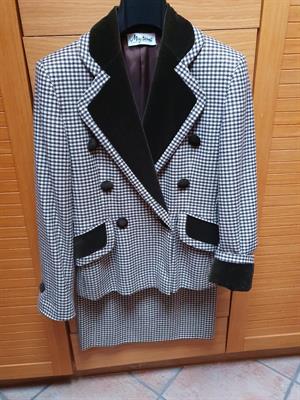 Tailleur marrone e beige