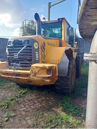 Volvo l120 F