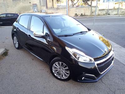Peugeot 208 1.5HDI 100CV Signature Anno 2019 Km 79000 Diesel, cerchi in lega - Anteprima 1