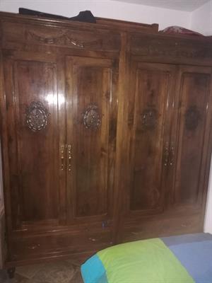 Camera completa in legno antico
