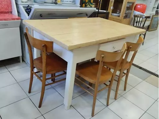 Tavolo Vintage Restaurato Cod. 20988