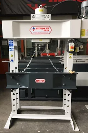 Pressa idraulica 100 ton.