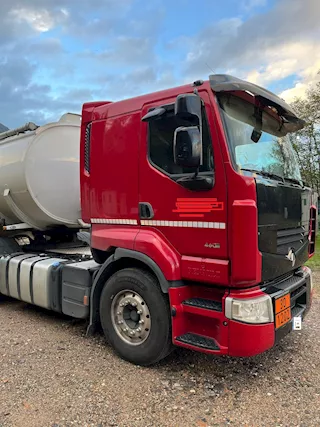 Camion Renault 460 ADR