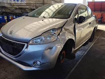 Pezzi per Peugeot 208 1.2 3 porte 2014 HM01