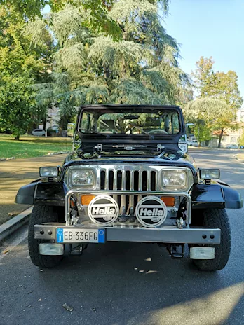 Stupenda Jeep Wrangler YJ completamente