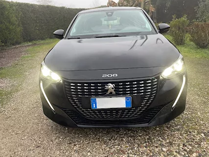 Vendo Peugeot Modello 208 del 2020 Benzina Manuale - Foto 3