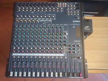MIXER YAMAHA MG166CX-USB 16 CANALI