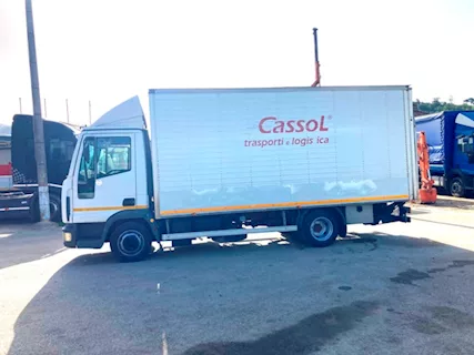 Camion Iveco Eurocargo 75e17 furgone e pedana