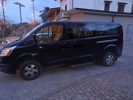 9 posti Ford Transit Custom titanium