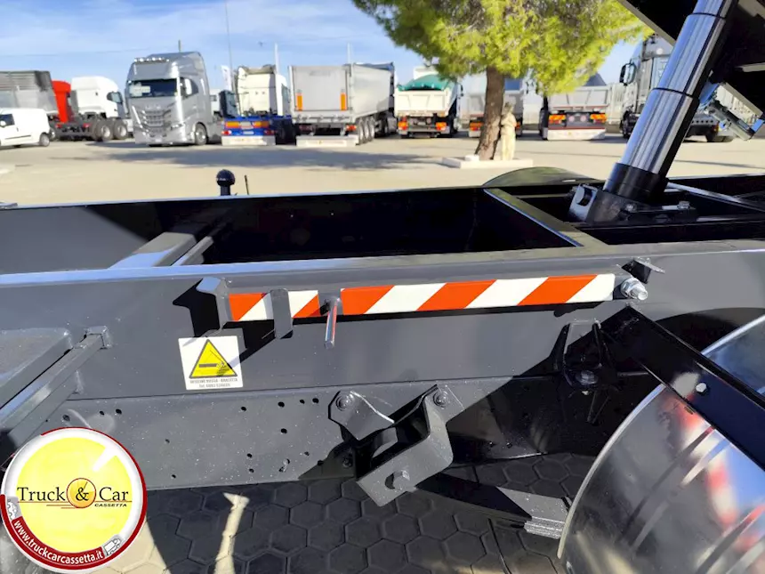 Foto 10Iveco Daily 35 C 16 - 2022 - cassone ribaltabile Km 355644, colore esterno Bianco