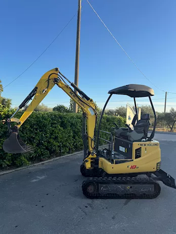 Escavatore New Holland E18